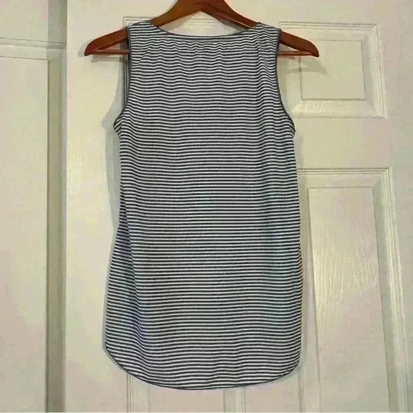 Ann Taylor Sleeveless Top - Picture 2 of 4
